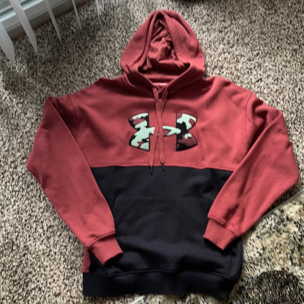 Under Armour Sweatshirt